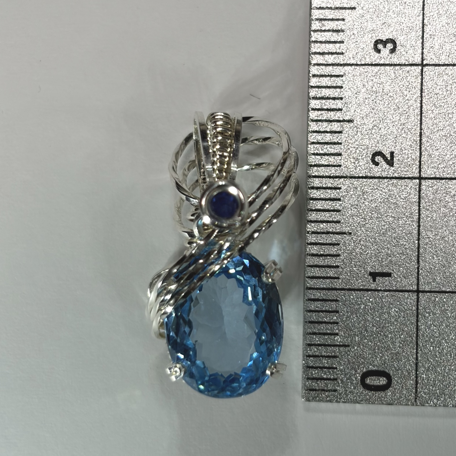 ブルートパーズ ブルーサファイア ペンダントトップ ワイヤー
