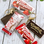 パッケージ板チョコのバッグチャーム(ストロベリー)