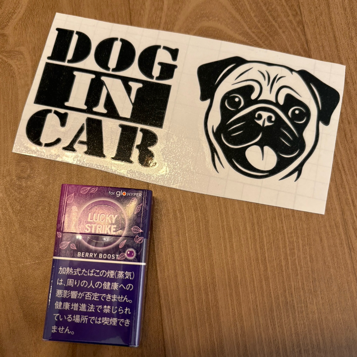 カッティングステッカー パグ 車用 防水 マグネット DOGINCAR
