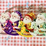 可愛い木馬に乗るカワイイサンタの壁飾り＆ドア飾り/木製片面ペイント/シルバーボールチェーン/着脱ワンタッチ簡単