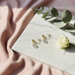 『揺れる結晶』痛くないイヤリング えありんぐ 雫型 結晶 華奢 上品 オケージョン 普段使い お出かけ キラキラ 光る  揺れる【Ｎｏ．56】