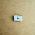 白いおうち*　お家のブローチ　ナチュラルカラー