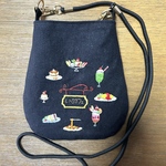 昭和レトロシリーズ　黒リネンのスマホショルダー　昔懐かしい喫茶店メニューの手刺繍　レトロカフェ　刺繍　手刺繍　ポシェット　サコッシュ　スマホ入れ　ナポリタン　プリン　クリームソーダ　オムライス　
