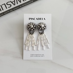 ビーズ刺繍ピアス　軽いピアス　クリスマスプレゼント　シルバーピアス　揺れるピアス