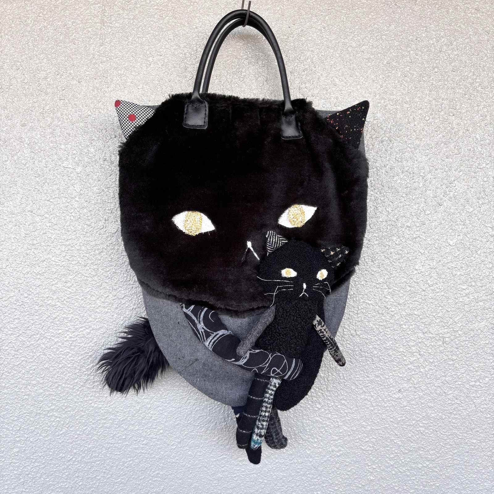 ビッグニャンコの可愛がりバッグ(黒×黒)