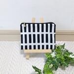 12センチ ミニ ファスナーポーチ 北欧調の四角 白黒 × 黒色 無地