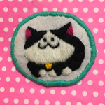 毛糸ねこのバッチ