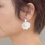 ブリージア　回るピアス