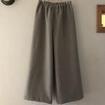 カシミヤウール（グレージュ）で作ったワイドパンツ