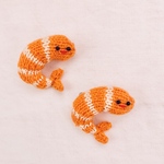 knitting! エビのブローチ