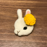 ［再販］羊毛フェルトブローチ 花うさぎ    イエロー
