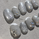 Snowy morning nail tips / 雪 結晶 ネイル 水色 キラキラ 冬 snow ネイルチップ 
