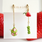 🍓抹茶×苺マカロンプチガトーの耳飾り （①イヤリング②ピアス③フックピアス④樹脂ピアス⑤樹脂ノンホールピアス（樹脂イヤリング））