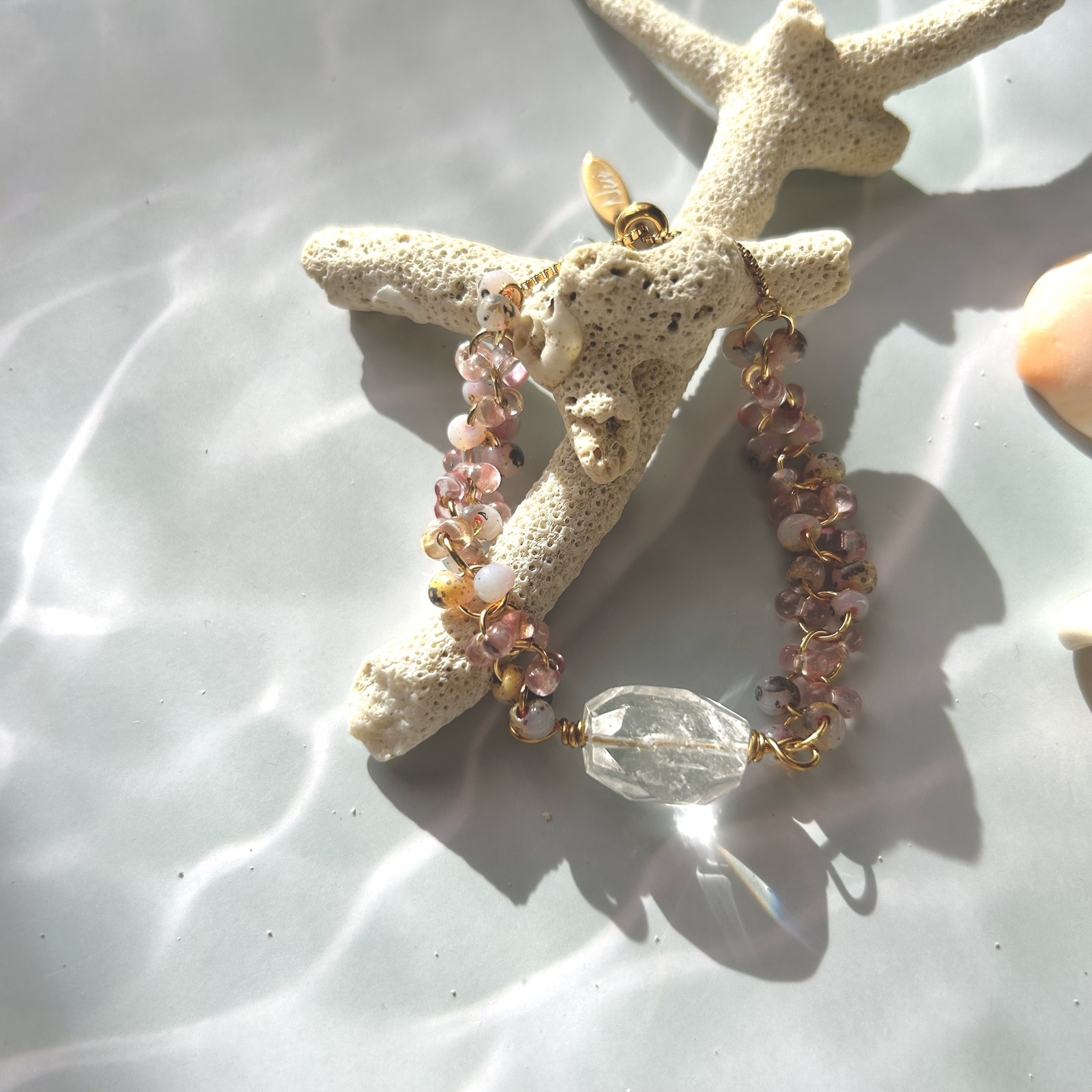CORAL 水晶 × シャララブレスレット 4,650円