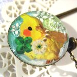 オカメインコとクローバーのブローチ_145　ｓ10　16ｐ