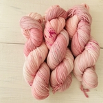 手染め毛糸◯桃子のカラバリ♡◯恋のカラバリ(merino80)ソックヤーン