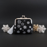  雪の結晶 手刺繍がま口