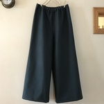 カシミヤウール（クロムグリーン）で作ったワイドパンツ
