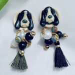 犬　バセットハウンド　ボタンカボション じゃらじゃらビーズおしゃれタッセルピアス　揺れるピアス　わんこ　犬イヤリング