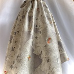 ロング丈 すず色の蝶々と梅もようの着物地スカート ウエストリボン付き♪ 着物リメイク