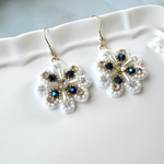 【ビーズ刺繍】雪の結晶の耳飾り【ピアス】