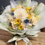 ギフトに枯れない数年持つ❤︎ビタミンカラーで元気な❤︎プリザーブドフラワースタンディングブーケ　ドライフラワーブーケ　ギフト　ウェディング　インテリア　卒業式　成人式　