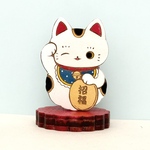 木のふくふく招き猫（黒・右手）