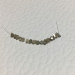 グレーダイヤモンドの原石チップ
