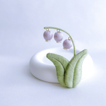 ゆらゆら揺れるスズランの刺繍ブローチ（紫・パープル）