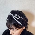 ファーヘアバンド（リボンで結ぶタイプ・ブラックにグレーのリボン）
