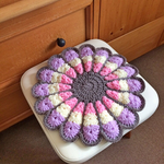 レトロでカラフルなお花円座　  pwp