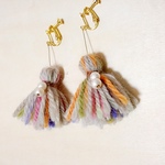 毛糸タッセルイヤリング ハンドメイド♡