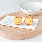 🐈ねこ食パンみみかざり【バタートースト】（ピアス・イヤリング・耳飾り）【猫・ネコ・キャット】【ミニチュアパン】