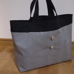 グレンチェックのトートバッグ < 飾りボタン付き >