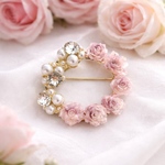 プレゼントにも💐バラのミニブローチ