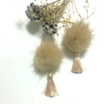 ファーとタッセルのイヤリング