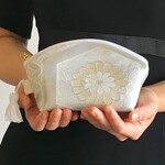 【期間限定新規オープン特別価格！！】ゴールド松・菊文様　ラウンドポーチ　帯リメイク　カードケース　コスメポーチ　シェル型ポーチ