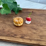 チョコチップとさくらんぼ＆ホイップのピアス
