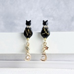 黒猫 ピアス/イヤリング 【黒猫と揺れるしっぽ 星空ピアス/イヤリング 】後ろ姿 猫