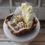 【冬限定】『ホワイトチョコバタークロワッサン&ホワイトチョコミルクロング』ミニチュアパン ミニチュアフード バレンタイン ホワイトチョコ クロワッサン 1/12スケール 