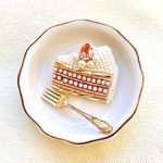キラキラいちごのショートケーキブローチ(ピンク)   