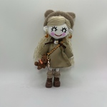 ベージュワンピースのドールチャーム