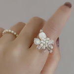 白光の花ークリスタルパール ボリュームリング～指輪･結婚式･ウェディング･お呼ばれ･フォーマル･個性的･プレゼント