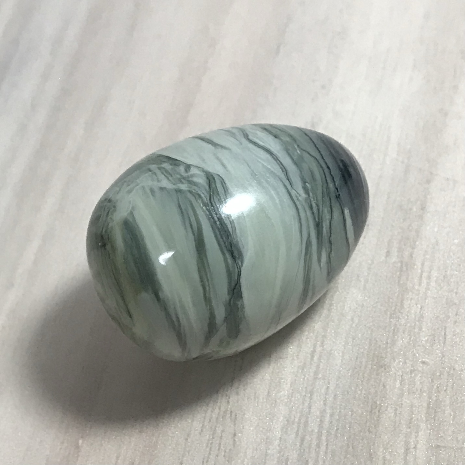 高品質 本翡翠彫刻虎 ひとつ穴あき 天然石 翡翠彫刻ペンダントトップ