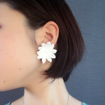 つまみ細工の和風ピアス