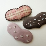 【季節限定】⋮ 刺繍 ⋮ バレンタインハートのぱっちんピン　ホワイトデー　チェック　チョコレート　お菓子　アイシング　ヘアクリップ　ベビーヘアピン　ピンク　赤　ブラウン　かわいい　おしゃれ　ヘアピン