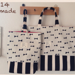 ☆訳ありＳＡＬＥ品☆　モノトーンリボンのマチ付きレッスンバッグ＆上履き入れの２点セット