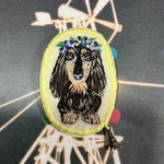 ダックスフンド刺繍ブローチ　　忠実な瞳