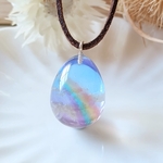 たまご型の雲レジンネックレス 雨上がりの空にかかる虹 （キーホルダーへの変更可）  