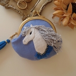 【手刺繍】おしゃれなお馬さんの小さながま口